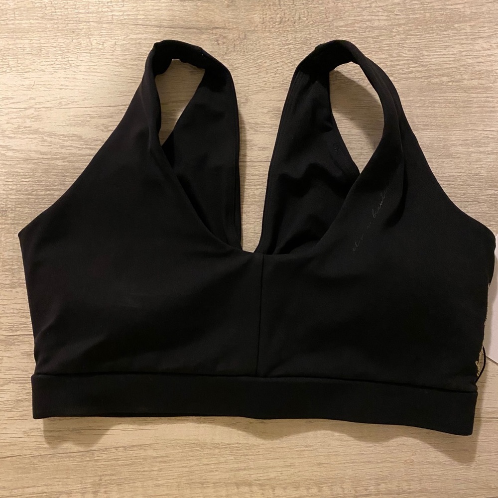 GS x Whitney Simmon sports bra - black!